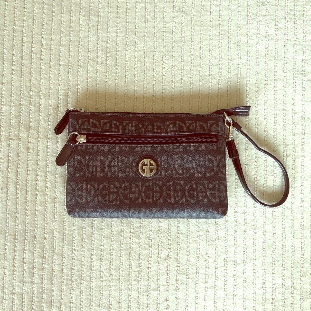 Giani Bernini All-In-One Wristlet Bag